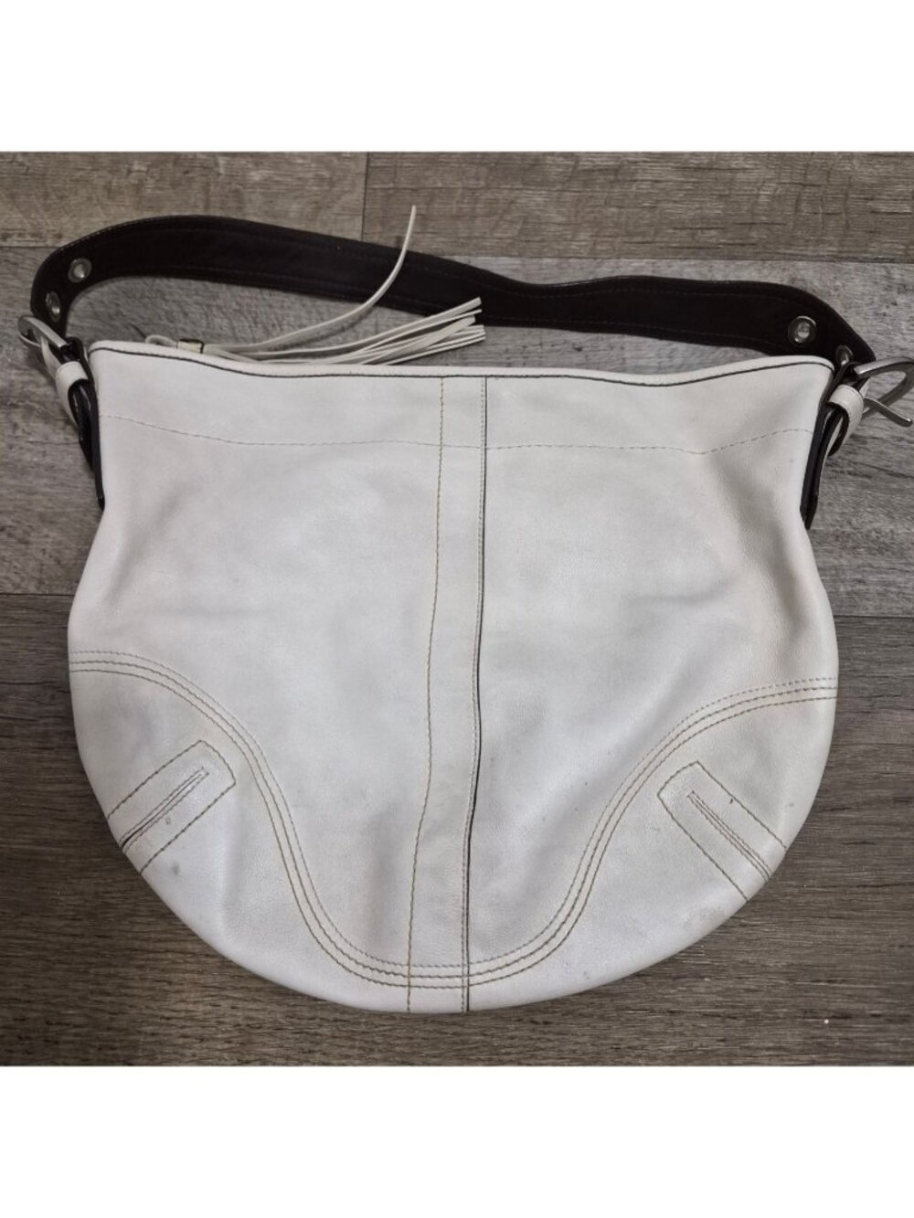 Coach White Leather Hobo Bag With Adjustable Strap & Tassel Accent  F0D5-8A03